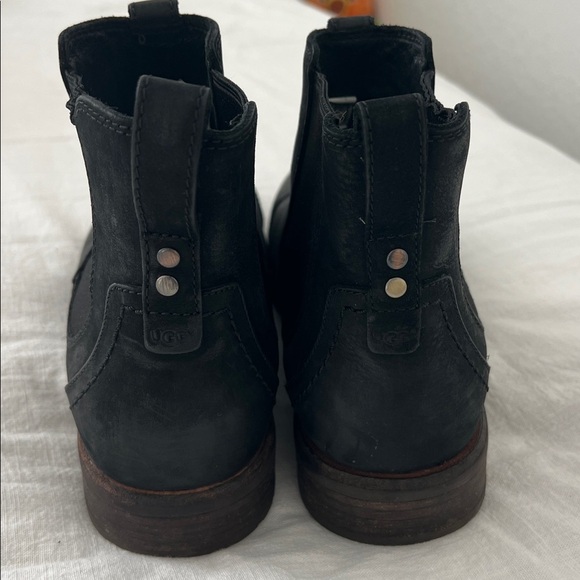 Ugg Gallion Chelsea Black Suede Pull On Boots Size 9 - Picture 9 of 15